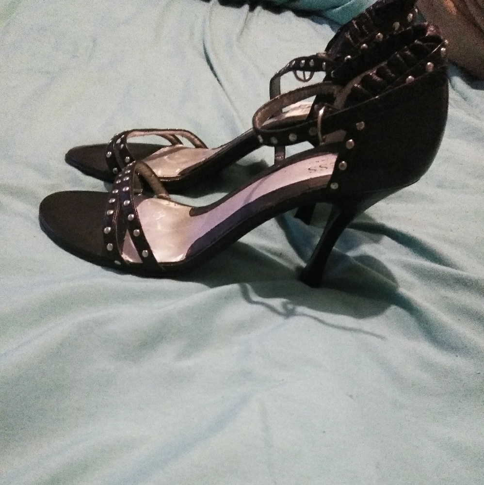 Guess heels